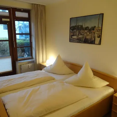 Ferienwohnung Albatros Mit Ostseeblick Nur Wenige Schritte Vom Strand Entfernet Appartement Laboe