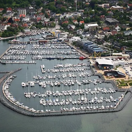 Appartement Ferienwohnung Albatros Mit Ostseeblick Nur Wenige Schritte Vom Strand Entfernet