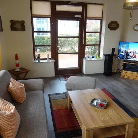 Ferienwohnung Albatros Mit Ostseeblick Nur Wenige Schritte Vom Strand Entfernet Appartement *